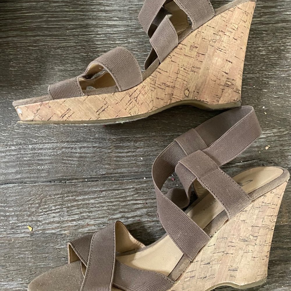 Sandals - Picture 2 of 2